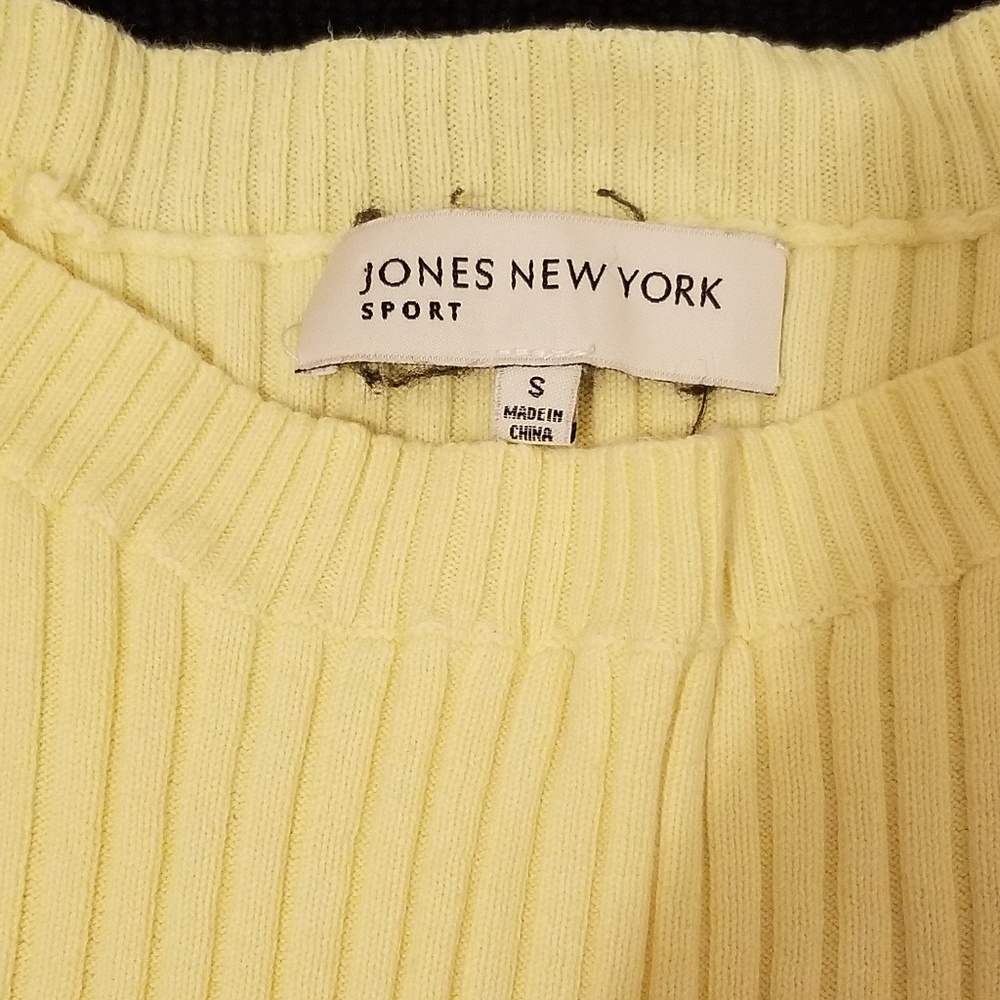 Sweater - Picture 2 of 2